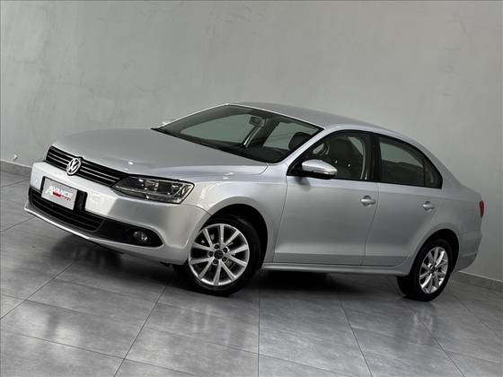VOLKSWAGEN JETTA 2.0 COMFORTLINE FLEX 4P TIPTRONIC